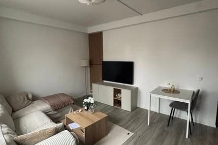 Nyrenoverad 2:a nära Örebro C