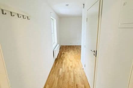 Smart 1 rok med kombitvätt i Örebro